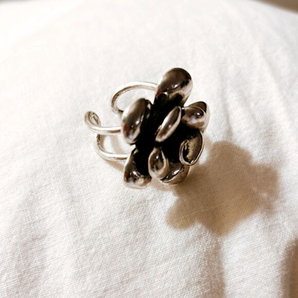 flower ring H89 - Picture 3 of 4